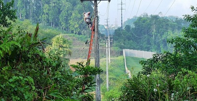Celesc reforça orientações de segurança para atividades próximas à rede elétrica